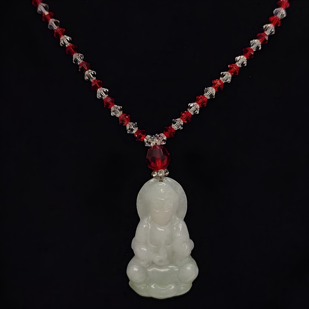 Vintage Carved Green Jadeite Gaunyin Pendant Necklace Red Clear Crystal Beads - Picture 14 of 14